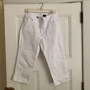 EUC NYDJ cropped white jeans